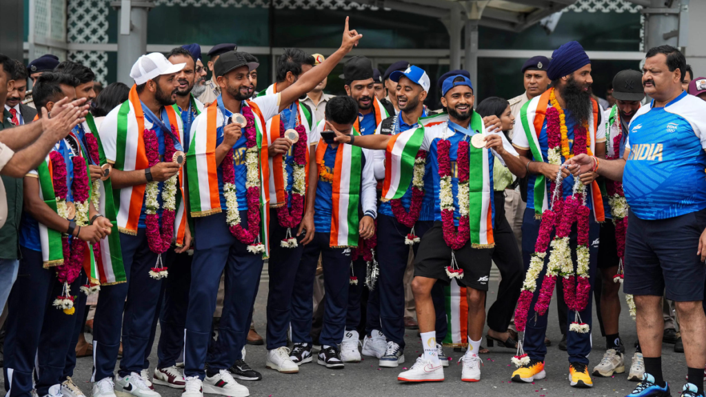 Indian Mens Hockey Team welcome:भारतीय हॉकी टीम ने ओलंपिक में 13वां पदक जीता