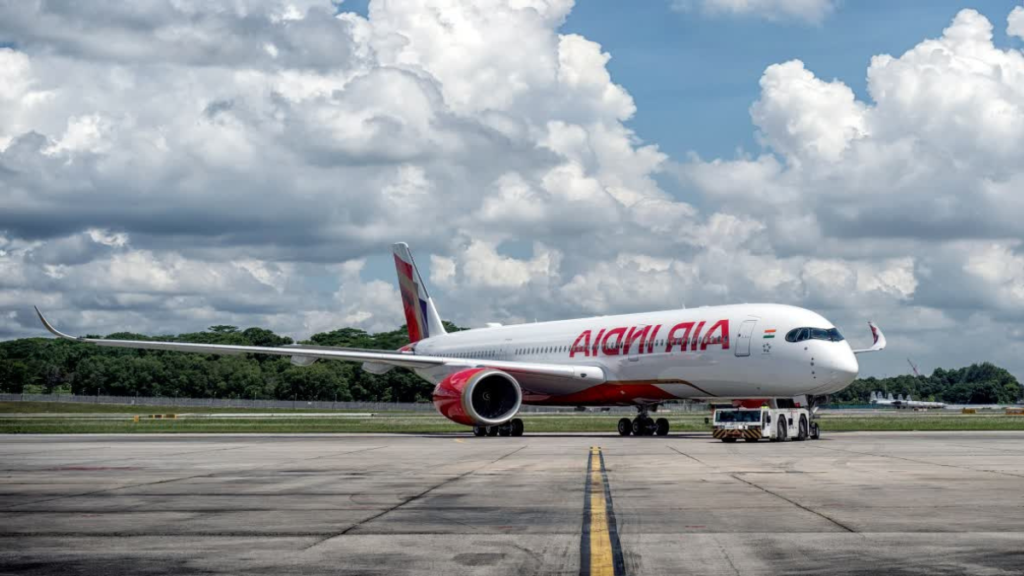 Air India Flight Bomb Threat:पायलट की बम की सूचना से एयरपोर्ट पर इमरजेंसी लागू (प्रतीकात्मक फोटो) (ANI)