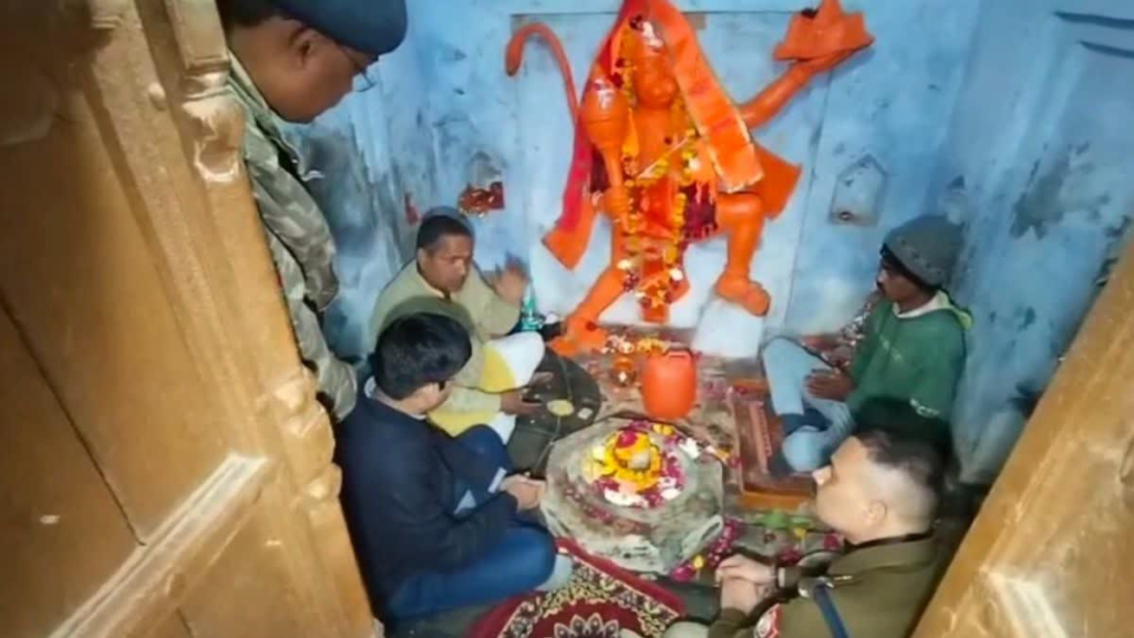 Sambhal Shiv Mandir News in Hindi-संभल के मंदिर में अब पूजा-पाठ की शुरुआत